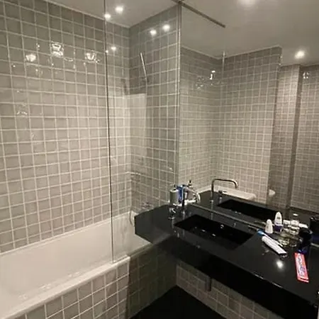Beirlitor Lyndon Apartment 4*